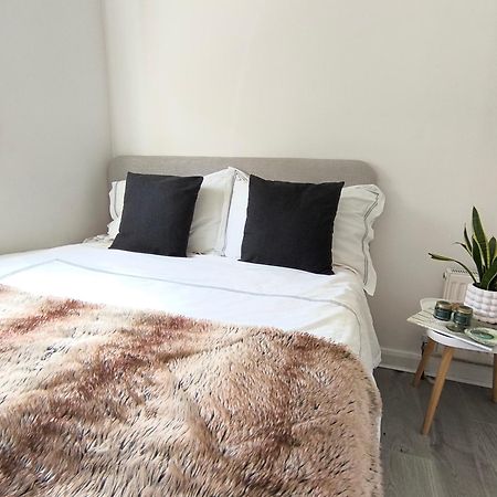 Bright Chiswick Apartment - Great Location London Ngoại thất bức ảnh