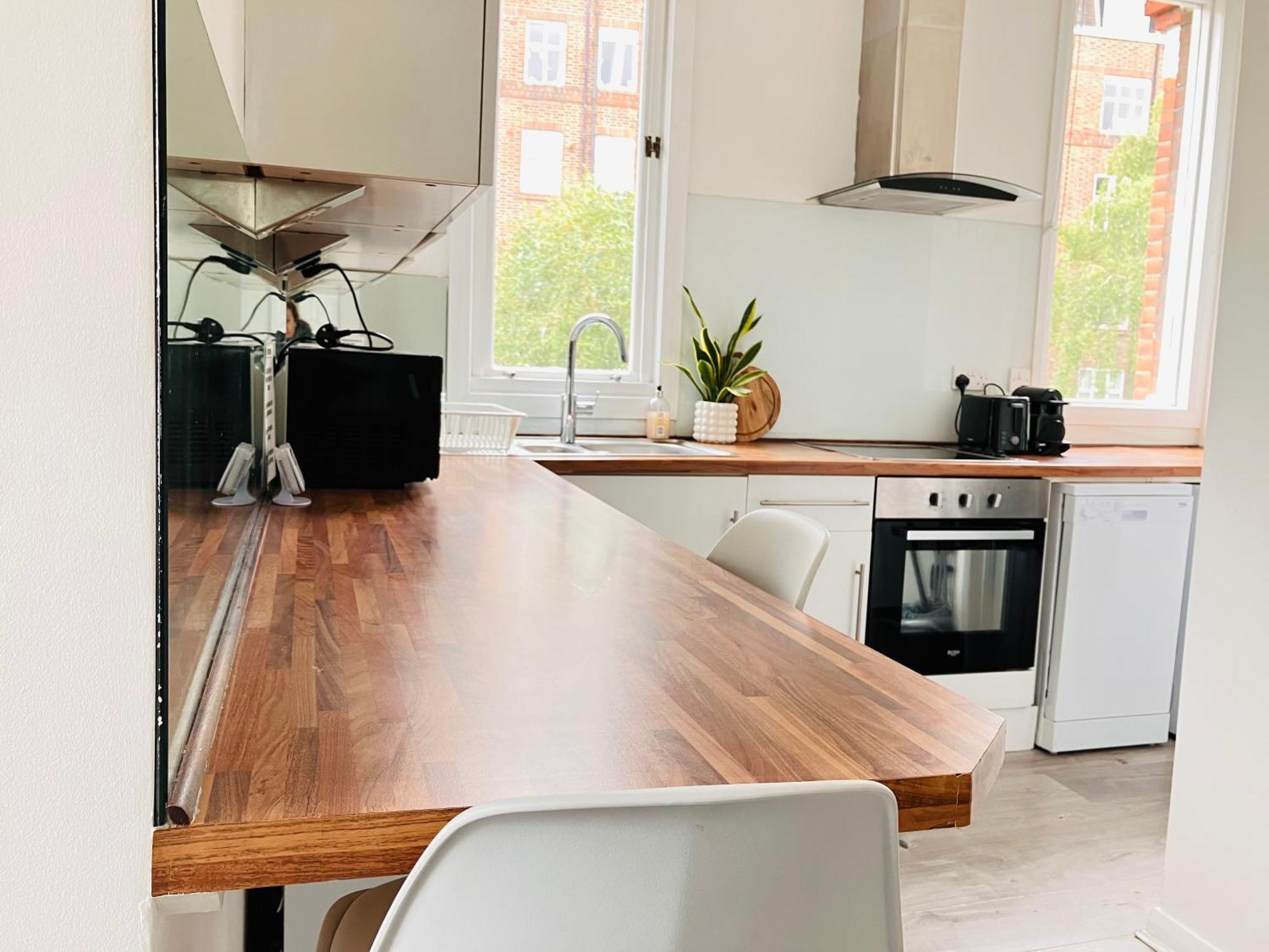 Bright Chiswick Apartment - Great Location London Ngoại thất bức ảnh
